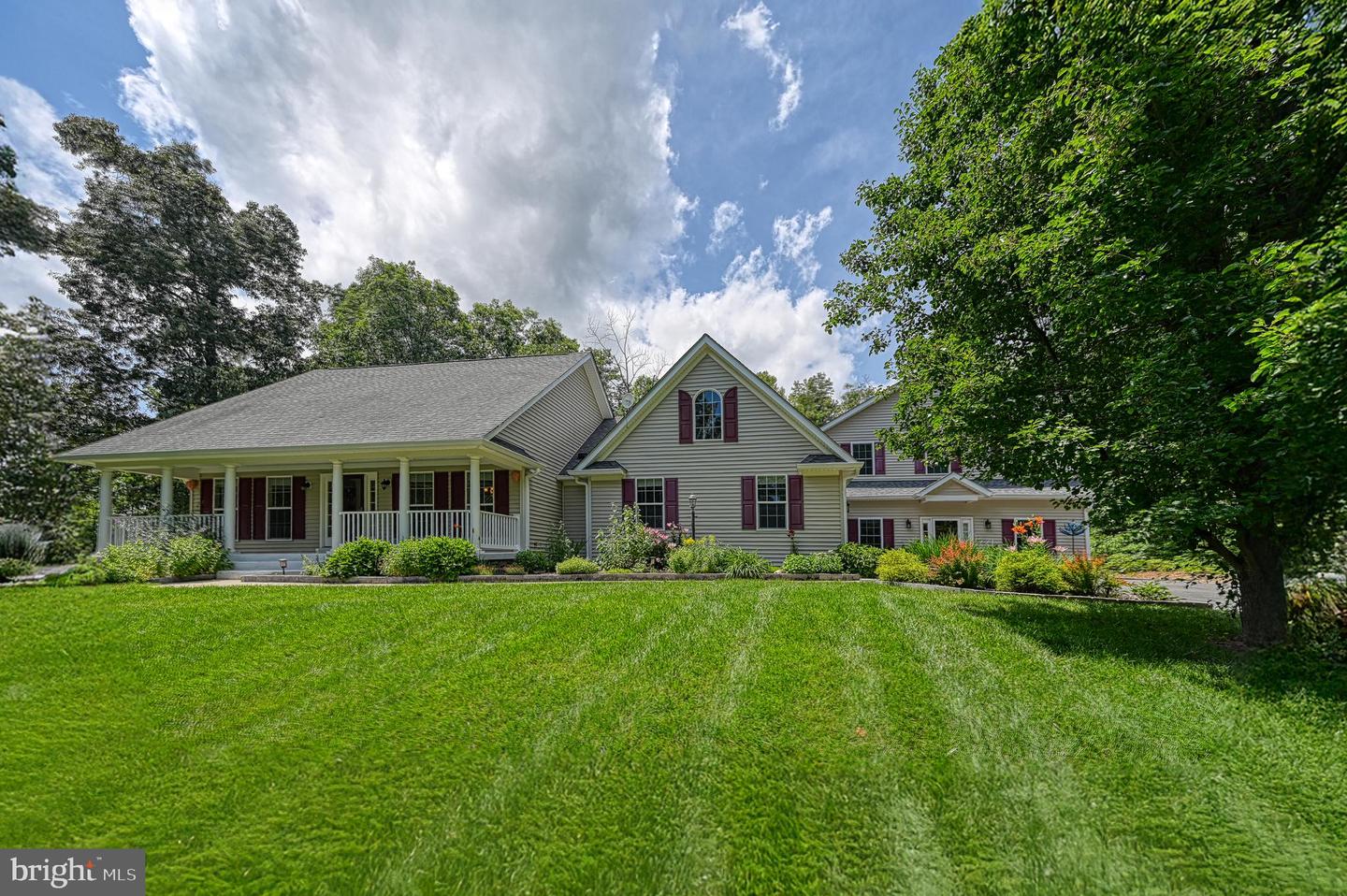 219 Oakwood Dr