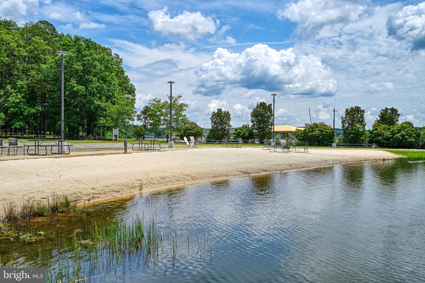 219 Oakwood Dr
