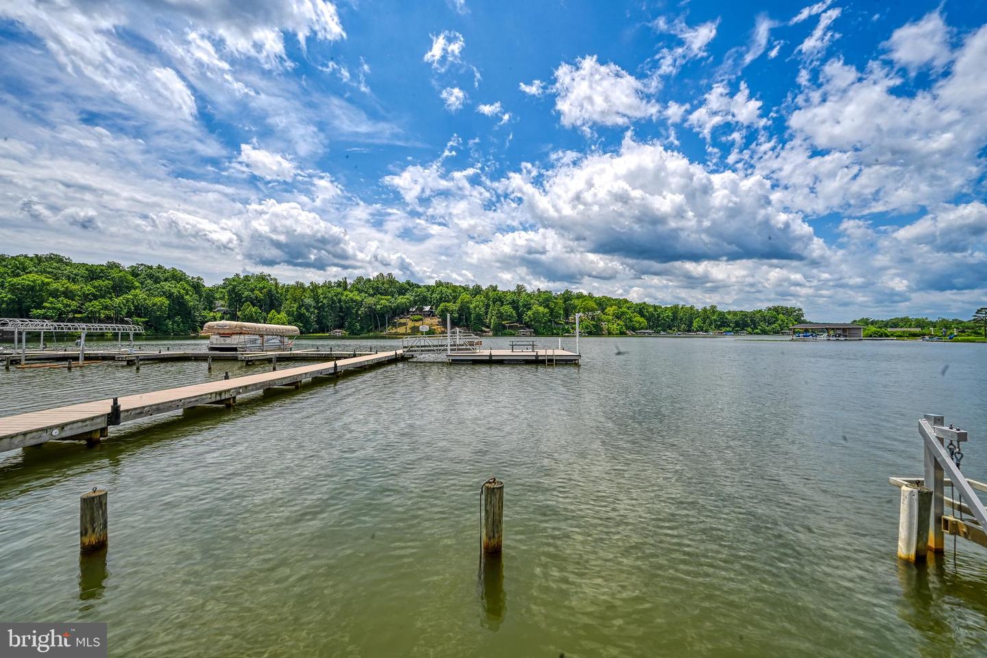 219 Oakwood Dr