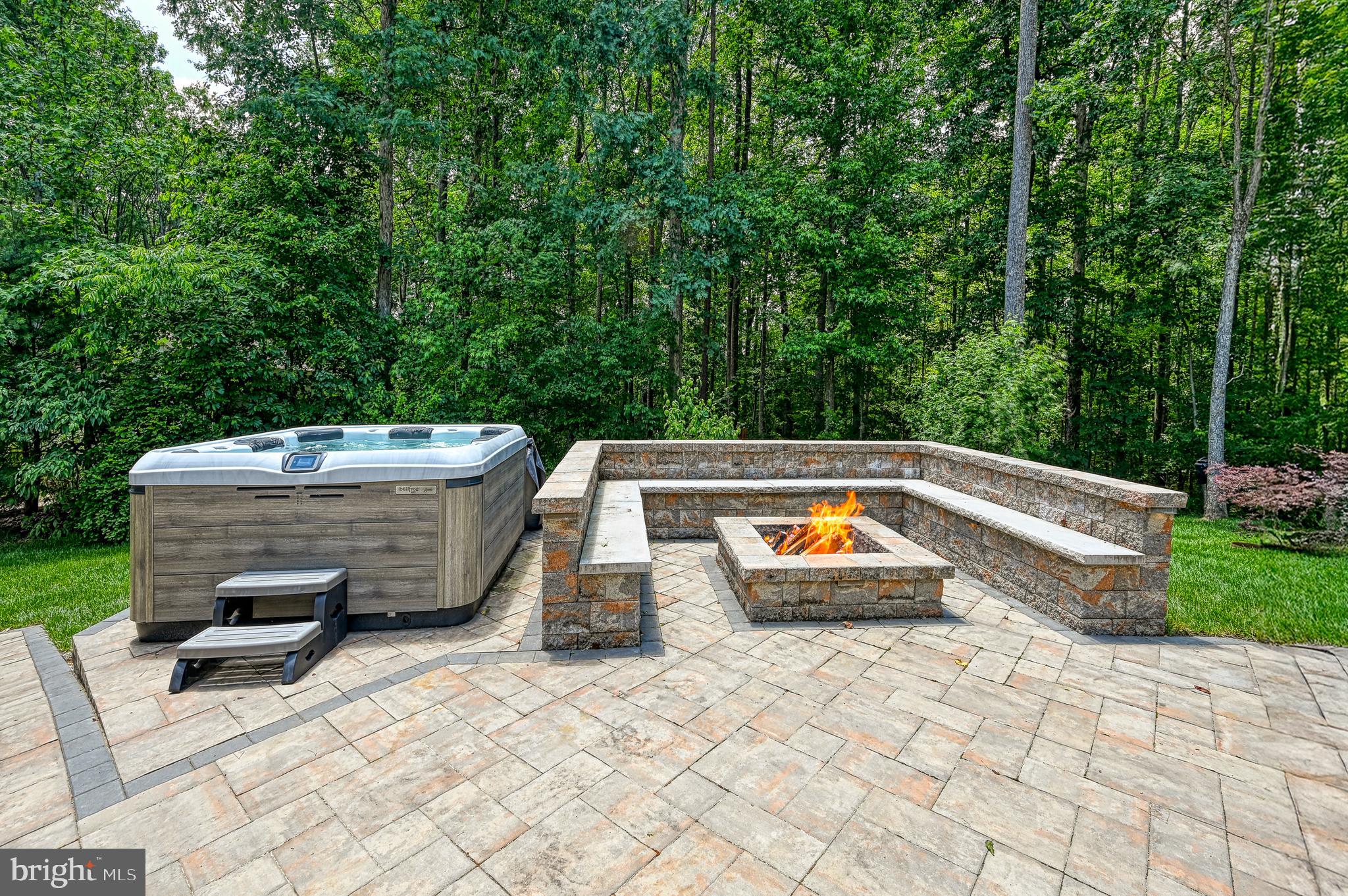 219 Oakwood Dr