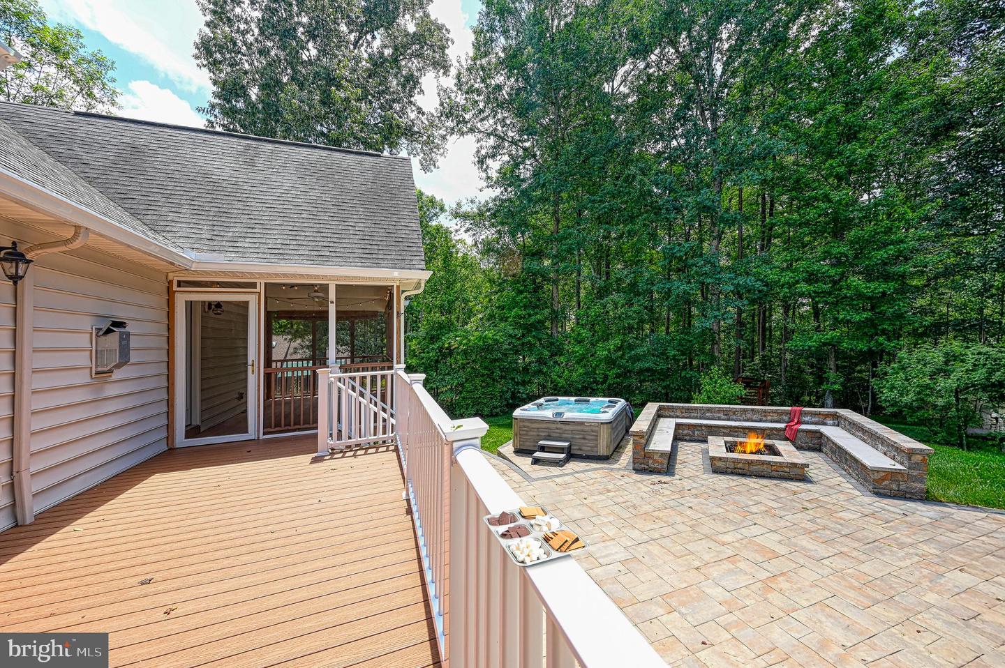 219 Oakwood Dr