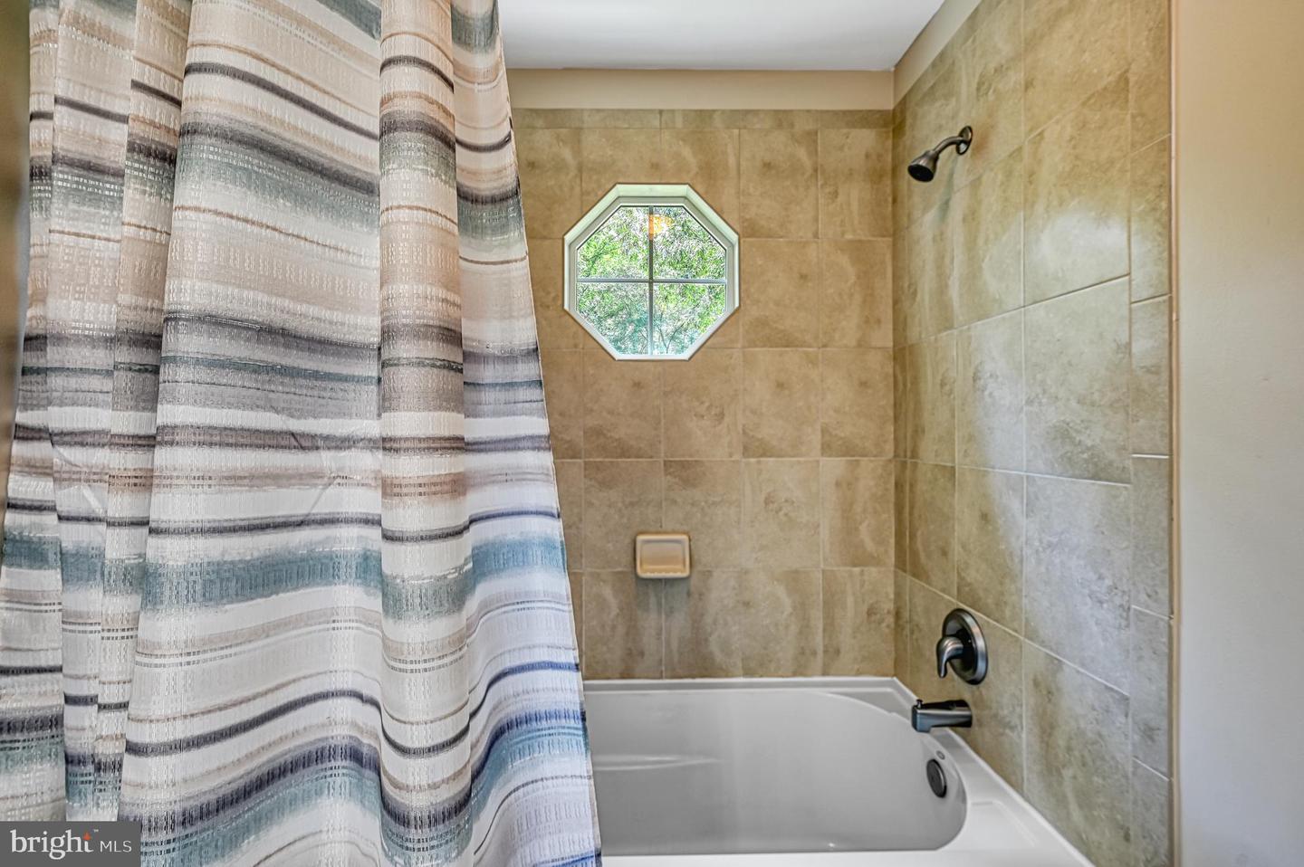 219 Oakwood Dr