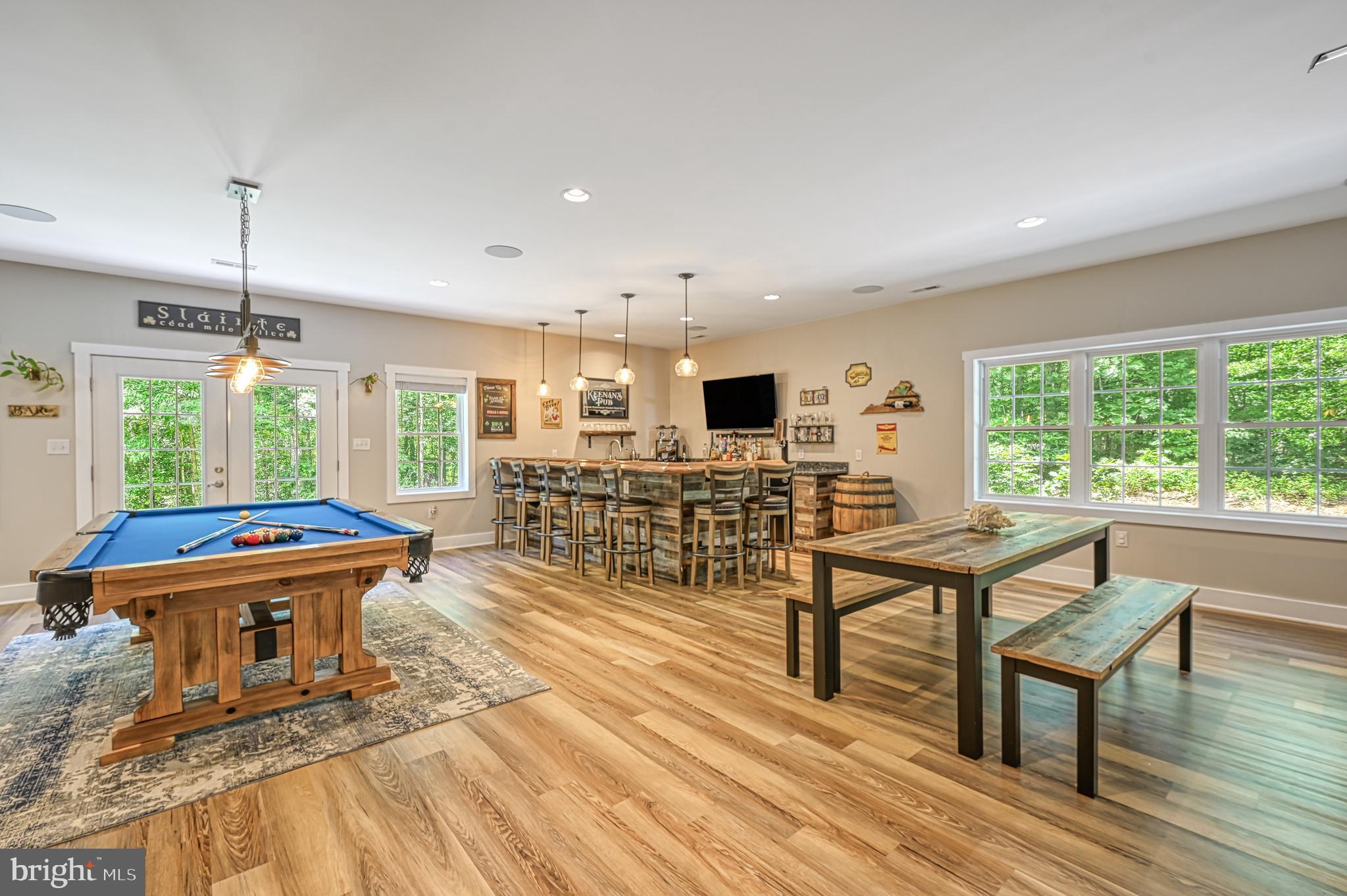 219 Oakwood Dr