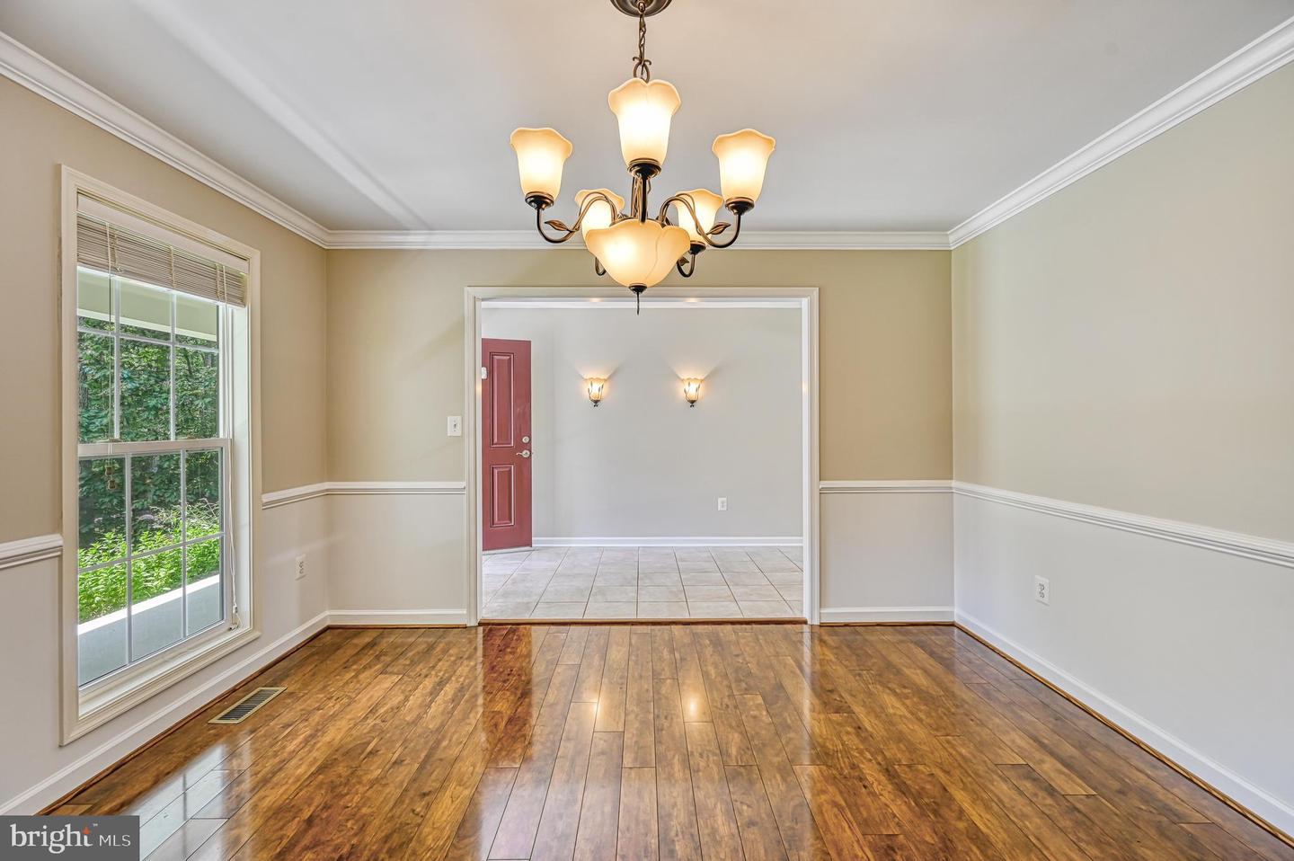 219 Oakwood Dr