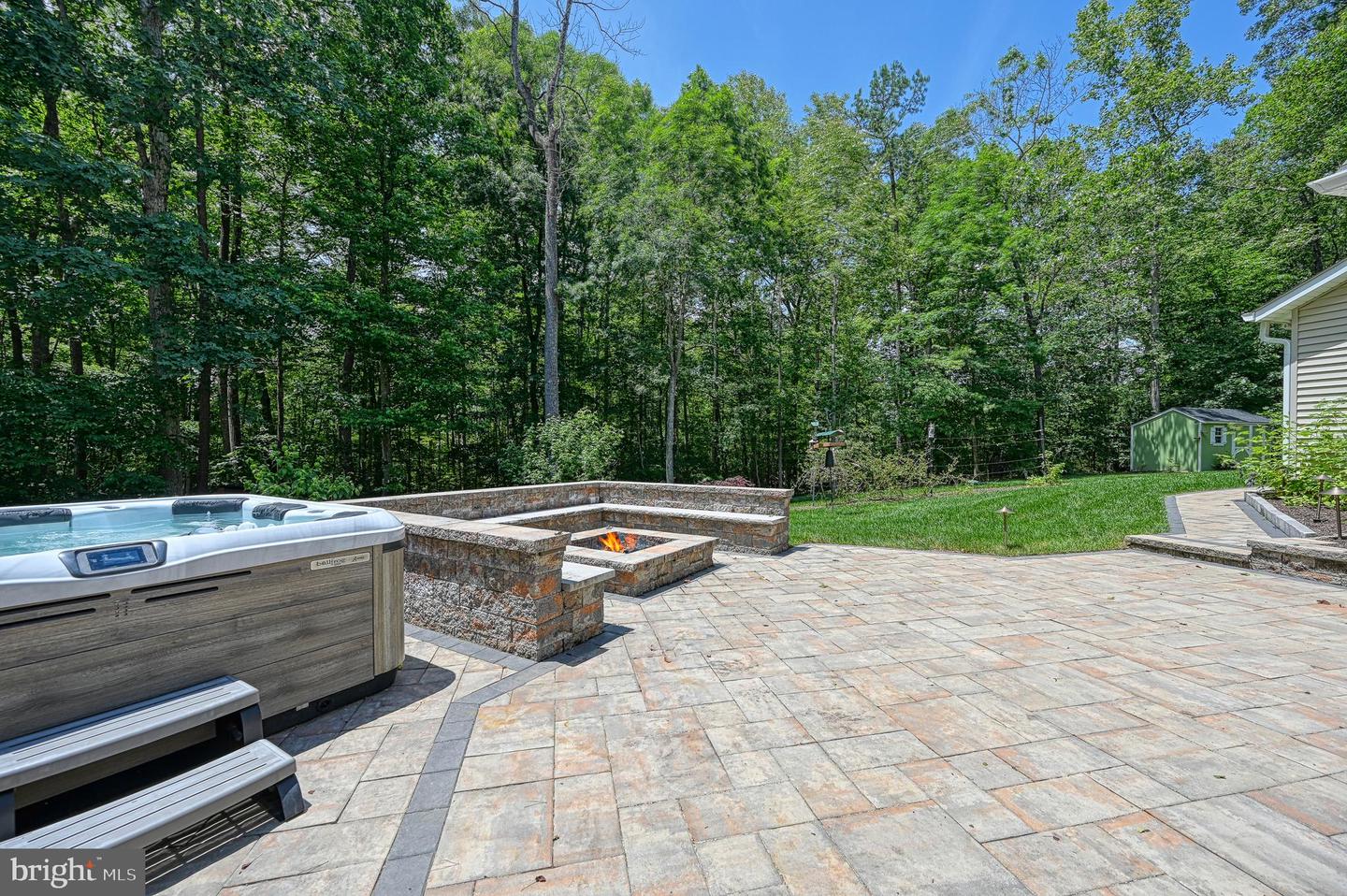 219 Oakwood Dr