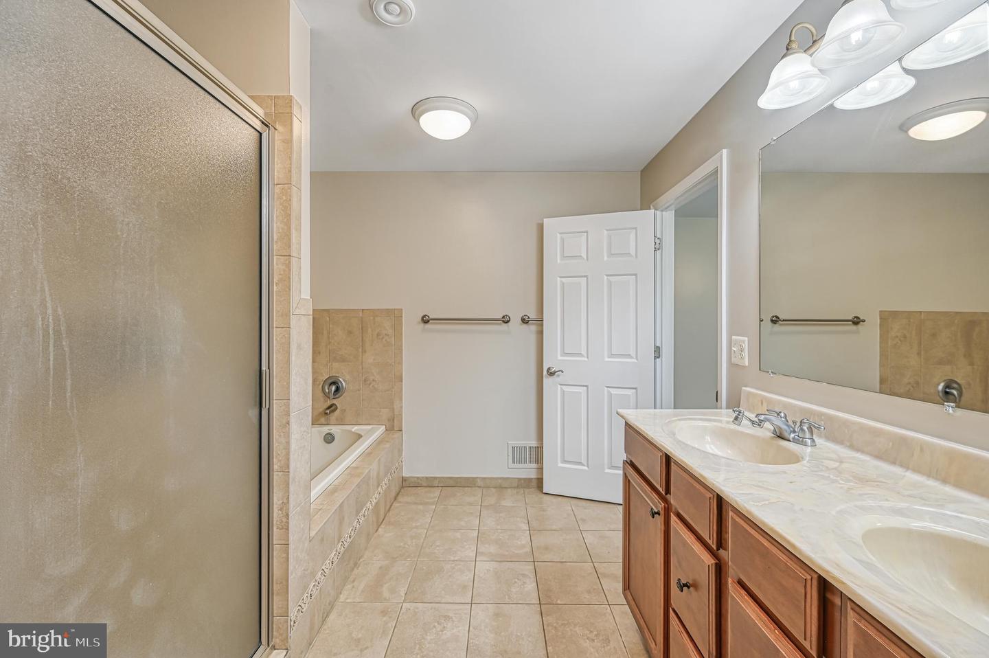 219 Oakwood Dr