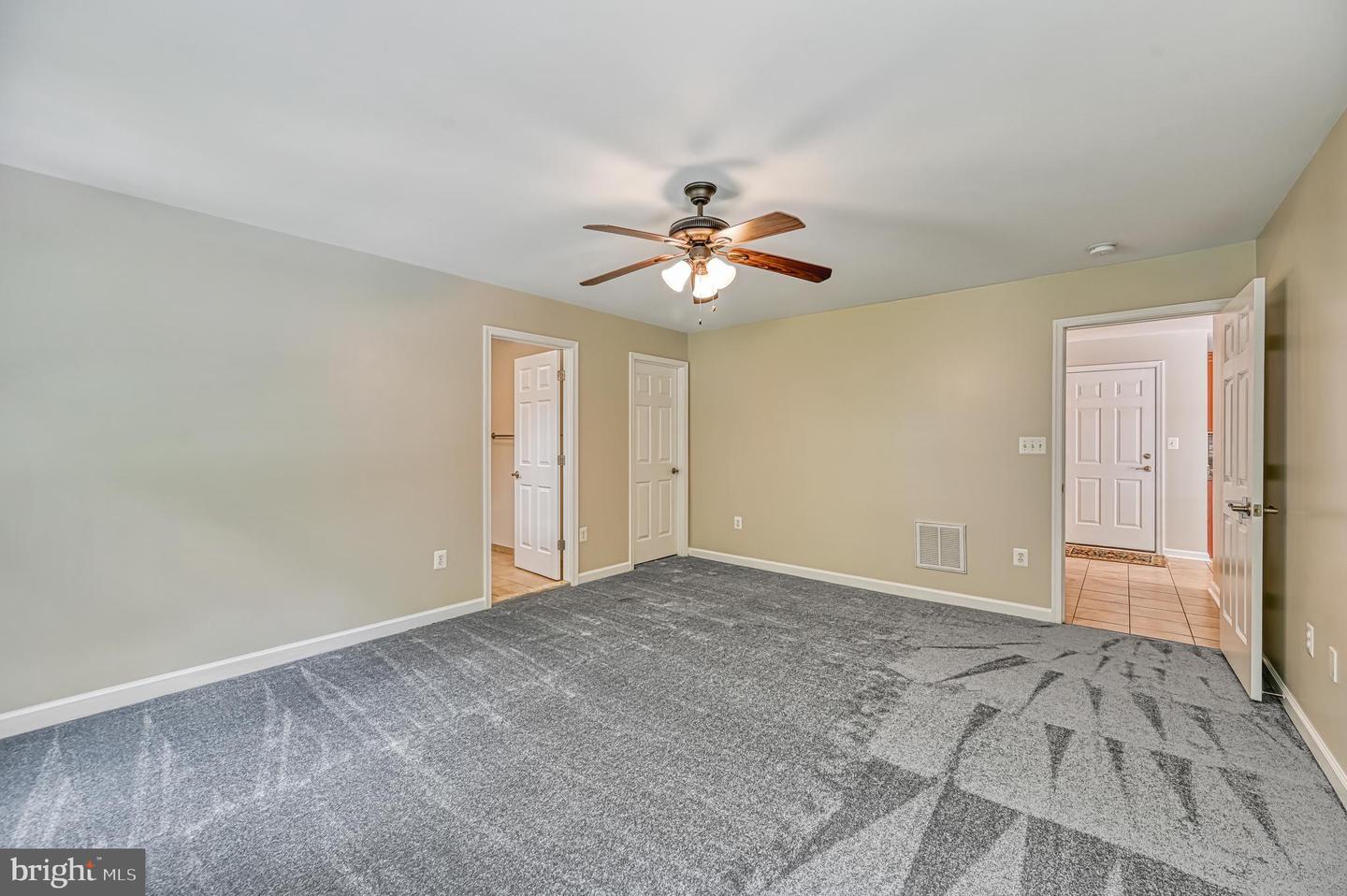219 Oakwood Dr