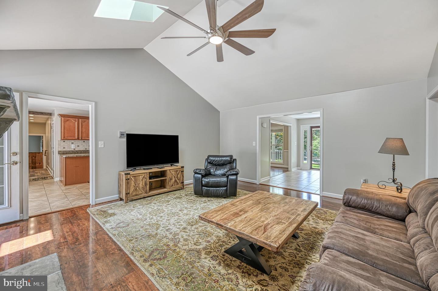 219 Oakwood Dr