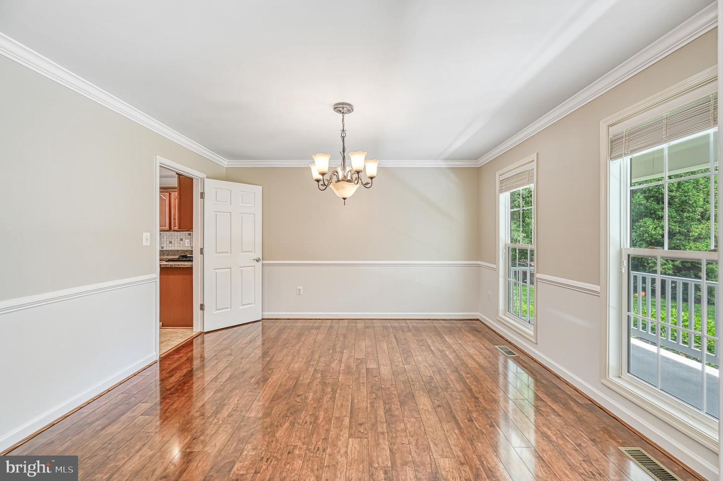 219 Oakwood Dr