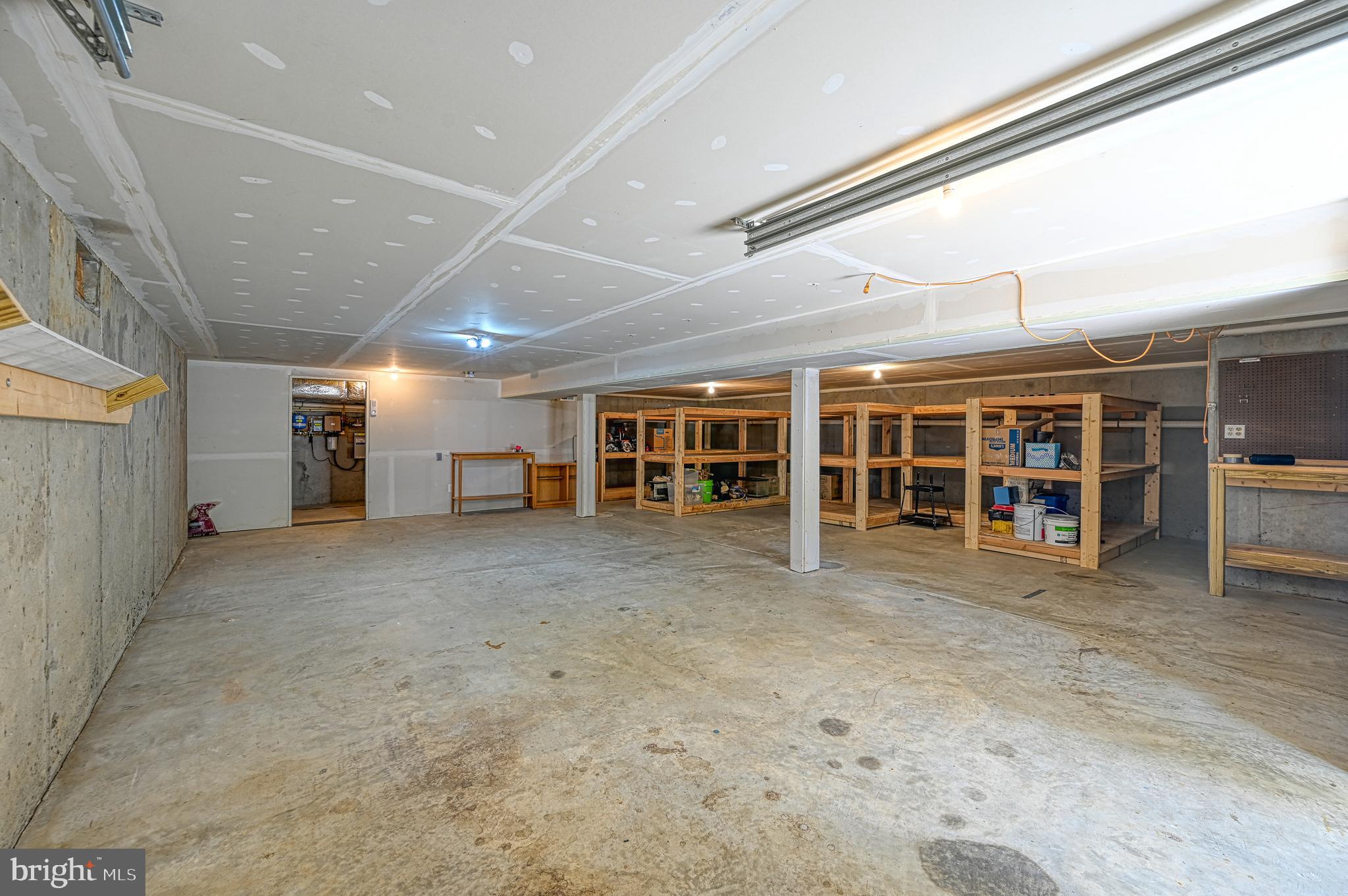 219 Oakwood Dr