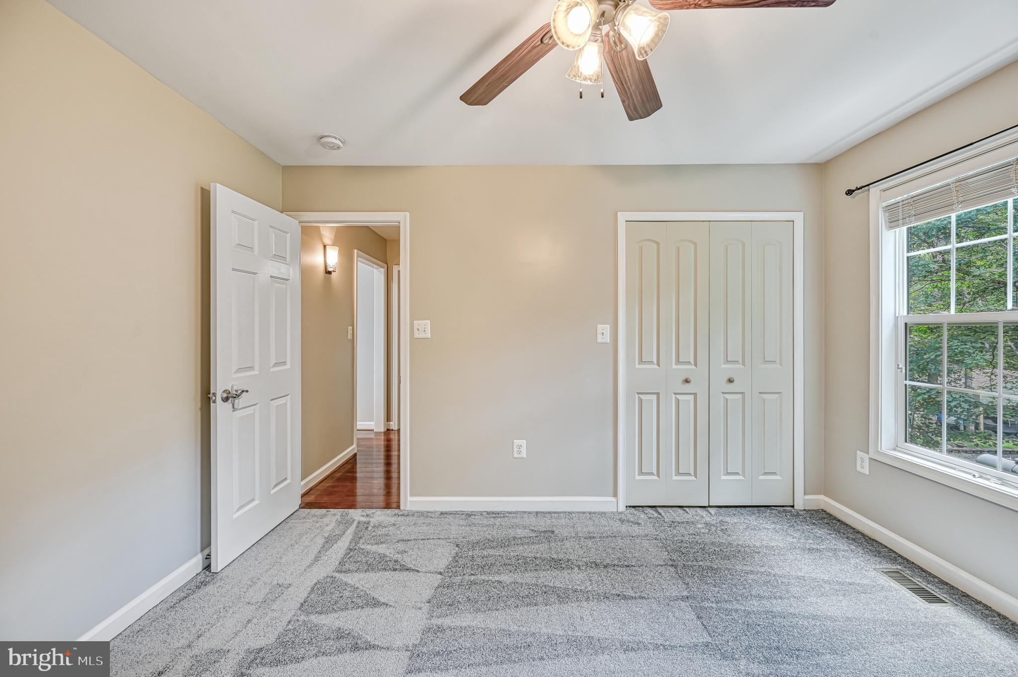 219 Oakwood Dr