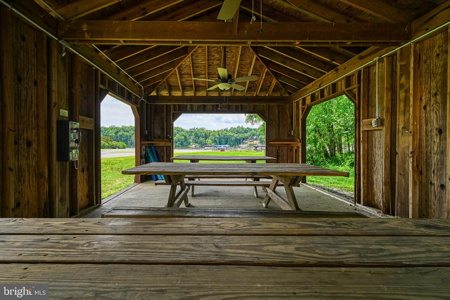 219 Oakwood Dr