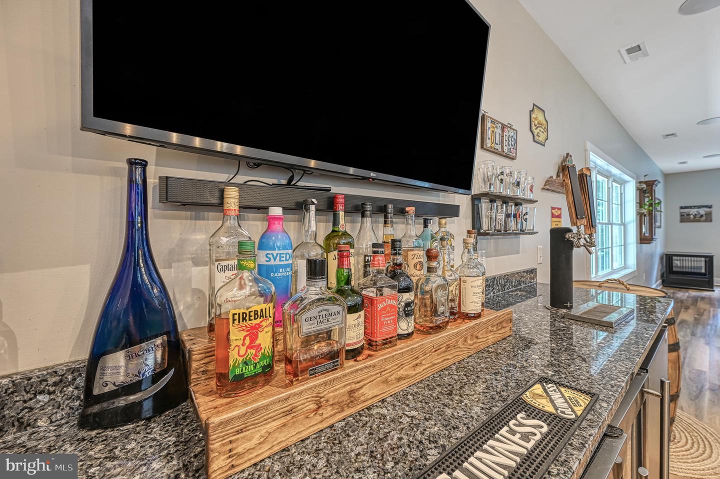 219 Oakwood Dr