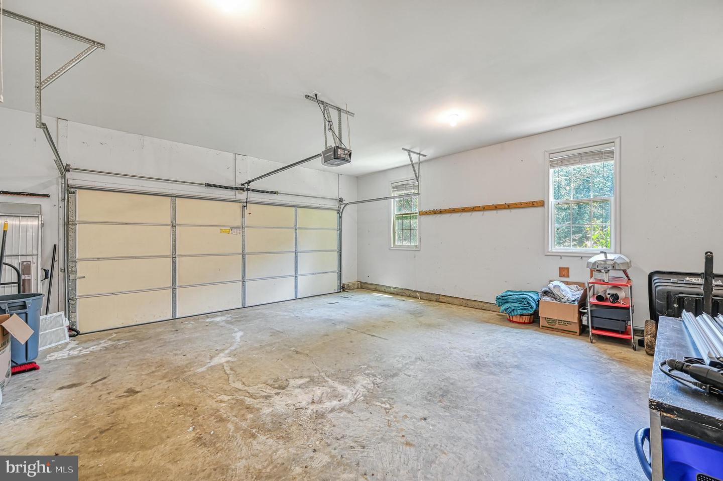 219 Oakwood Dr