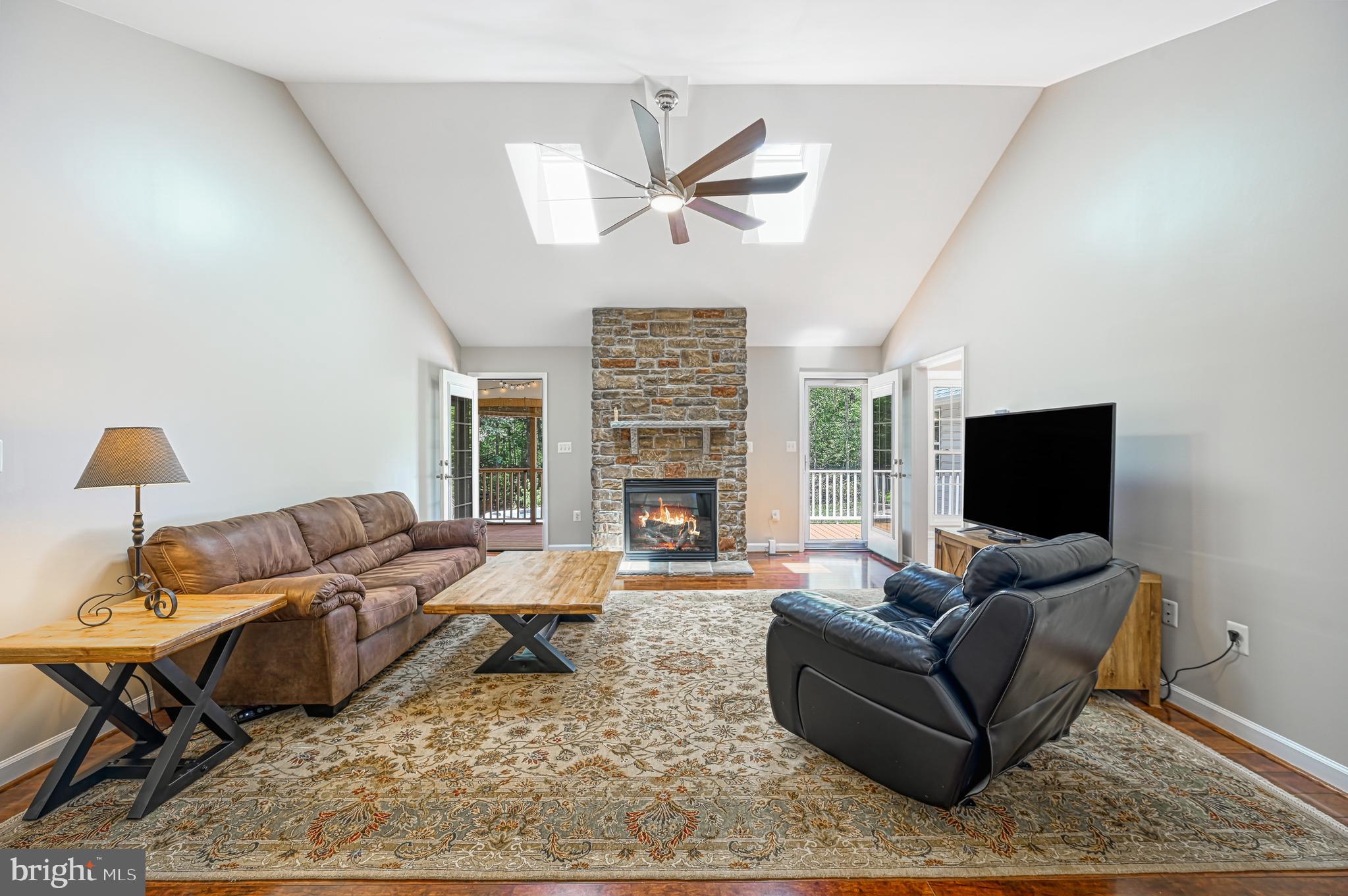 219 Oakwood Dr