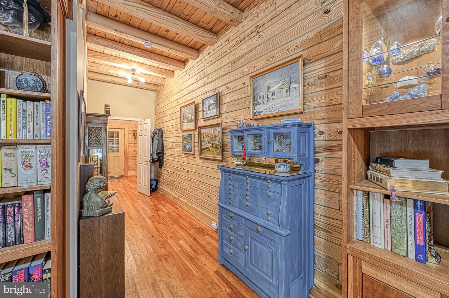 123 Shorewood Dr