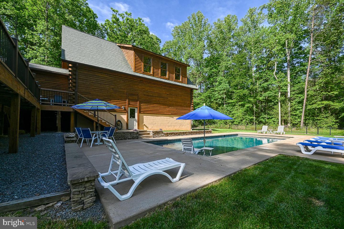 123 Shorewood Dr