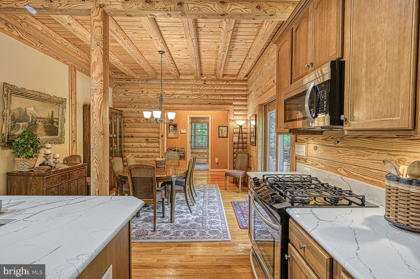 123 Shorewood Dr