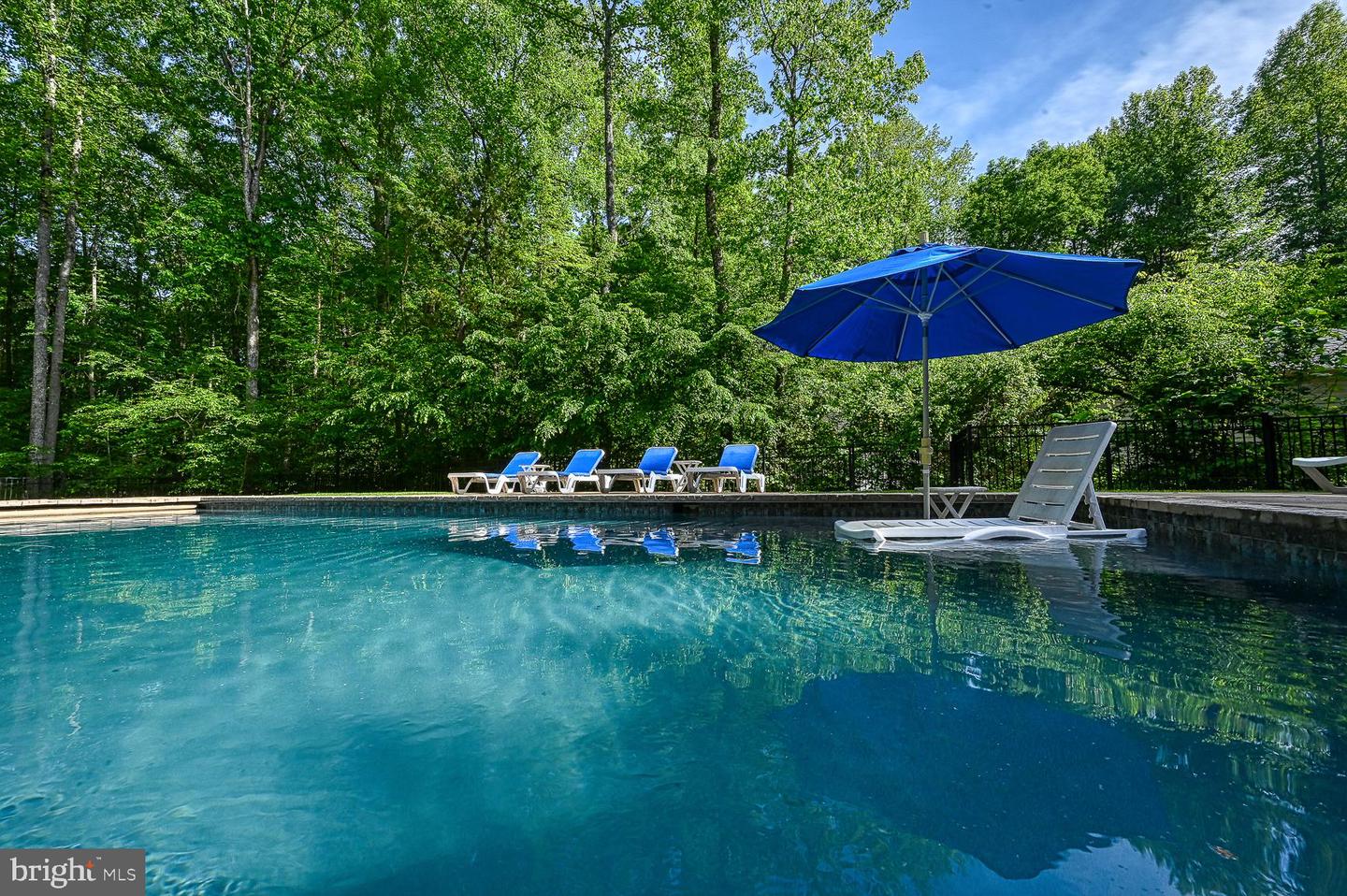 123 Shorewood Dr