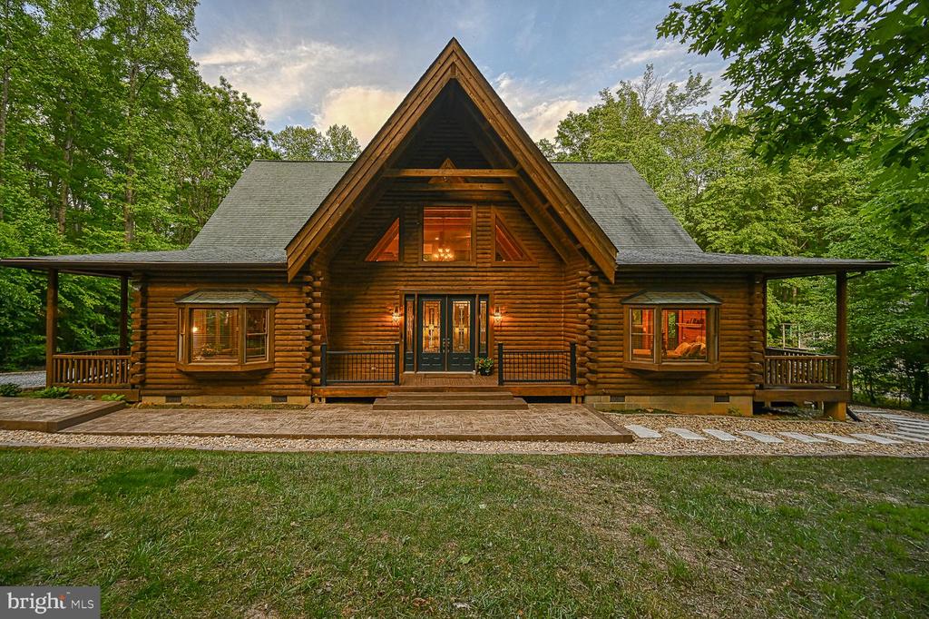 123 Shorewood Dr