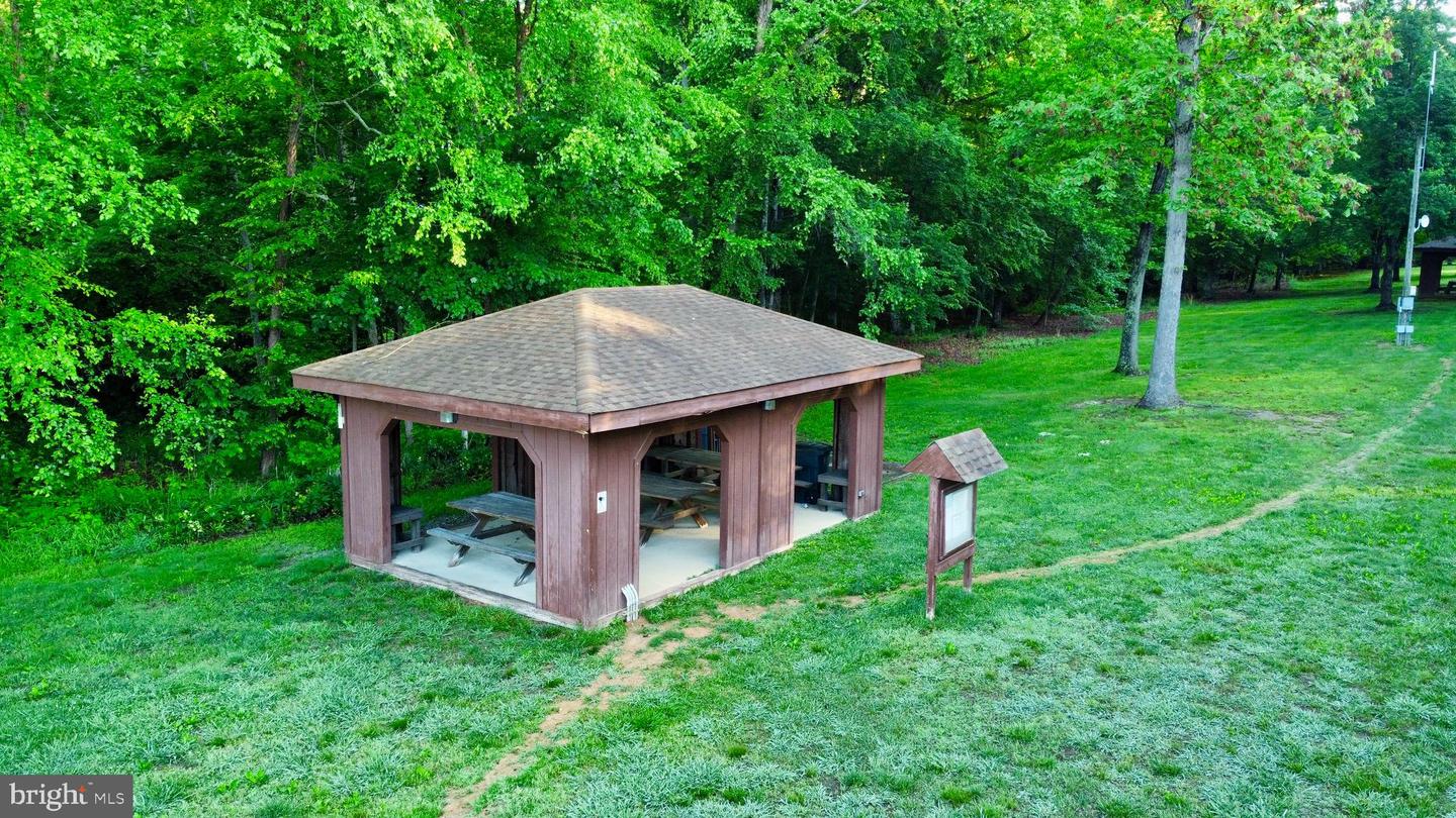 123 Shorewood Dr