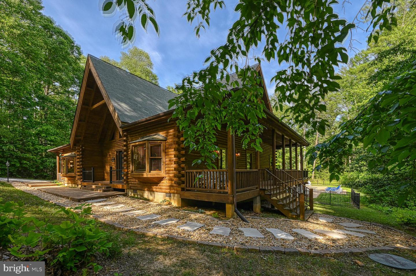 123 Shorewood Dr