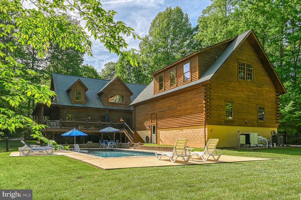 123 Shorewood Dr
