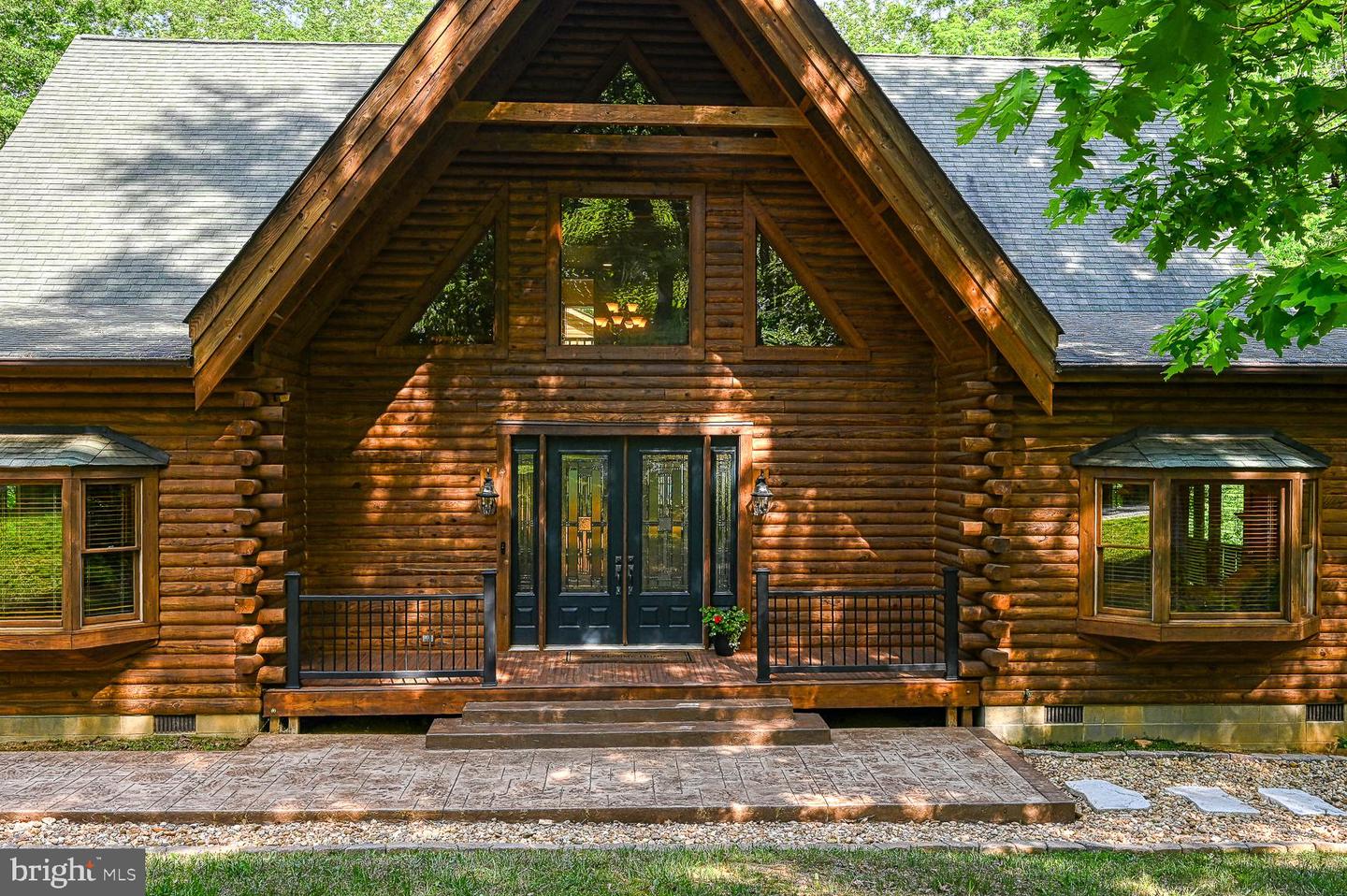 123 Shorewood Dr