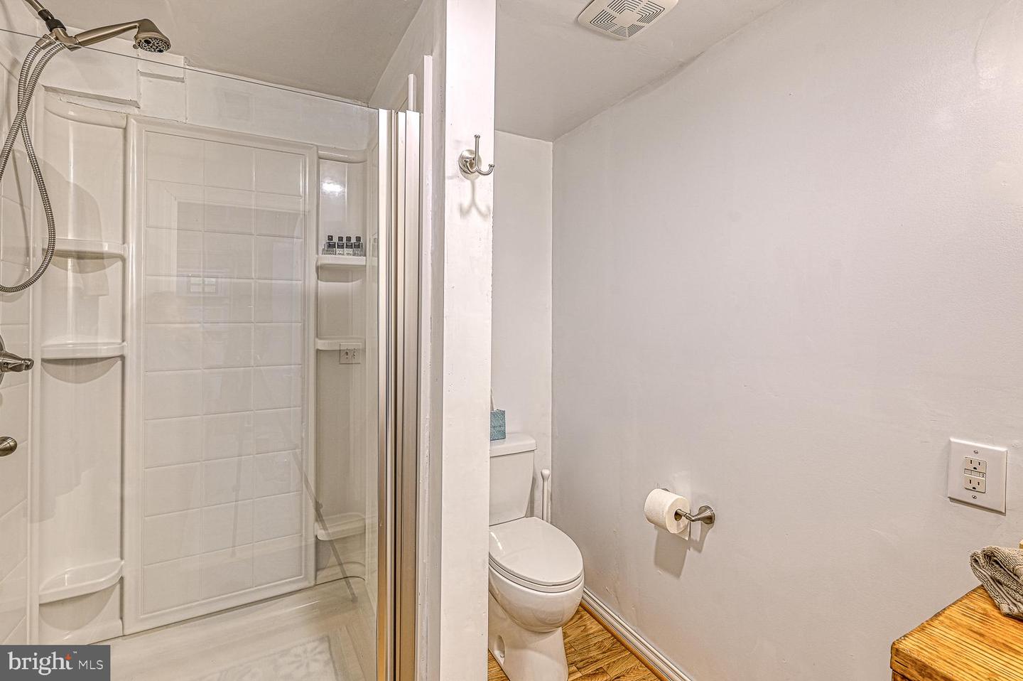 123 Shorewood Dr