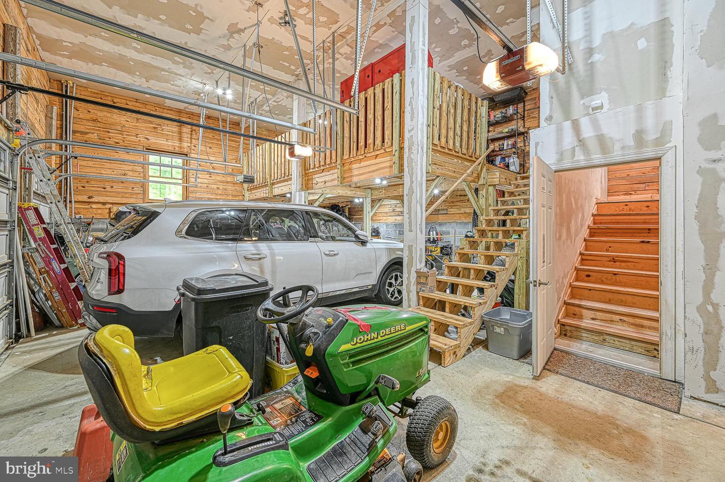 123 Shorewood Dr