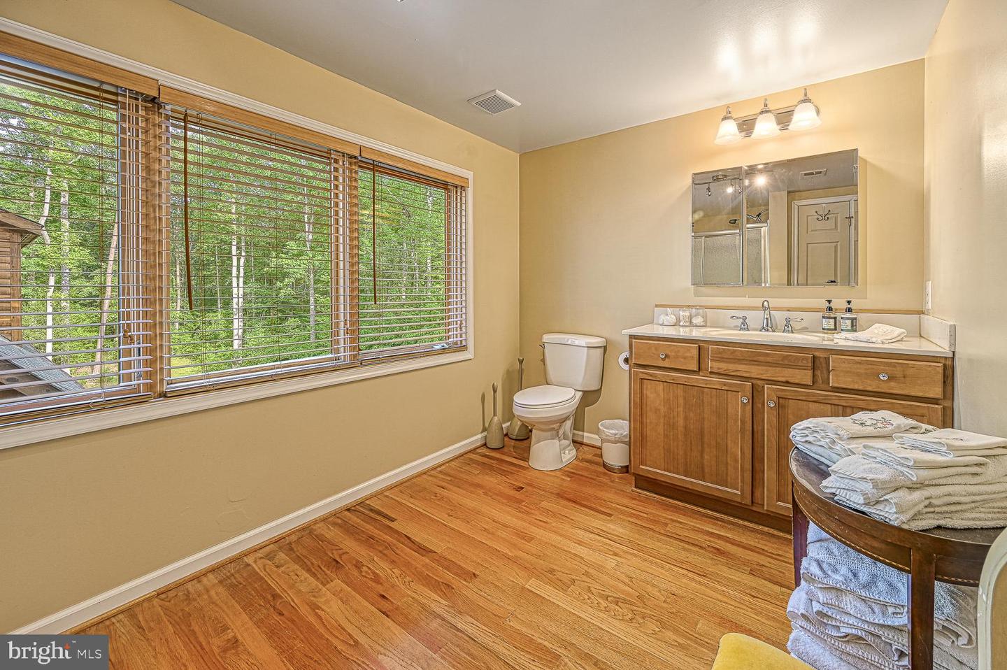 123 Shorewood Dr