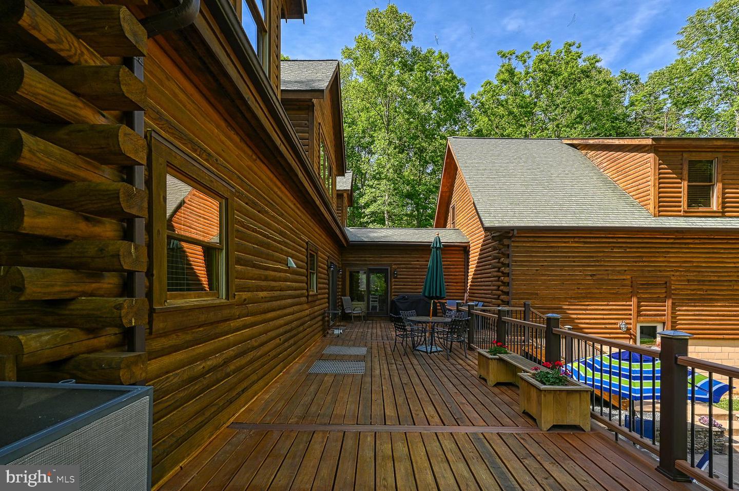 123 Shorewood Dr