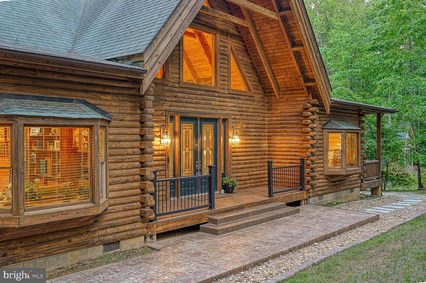 123 Shorewood Dr