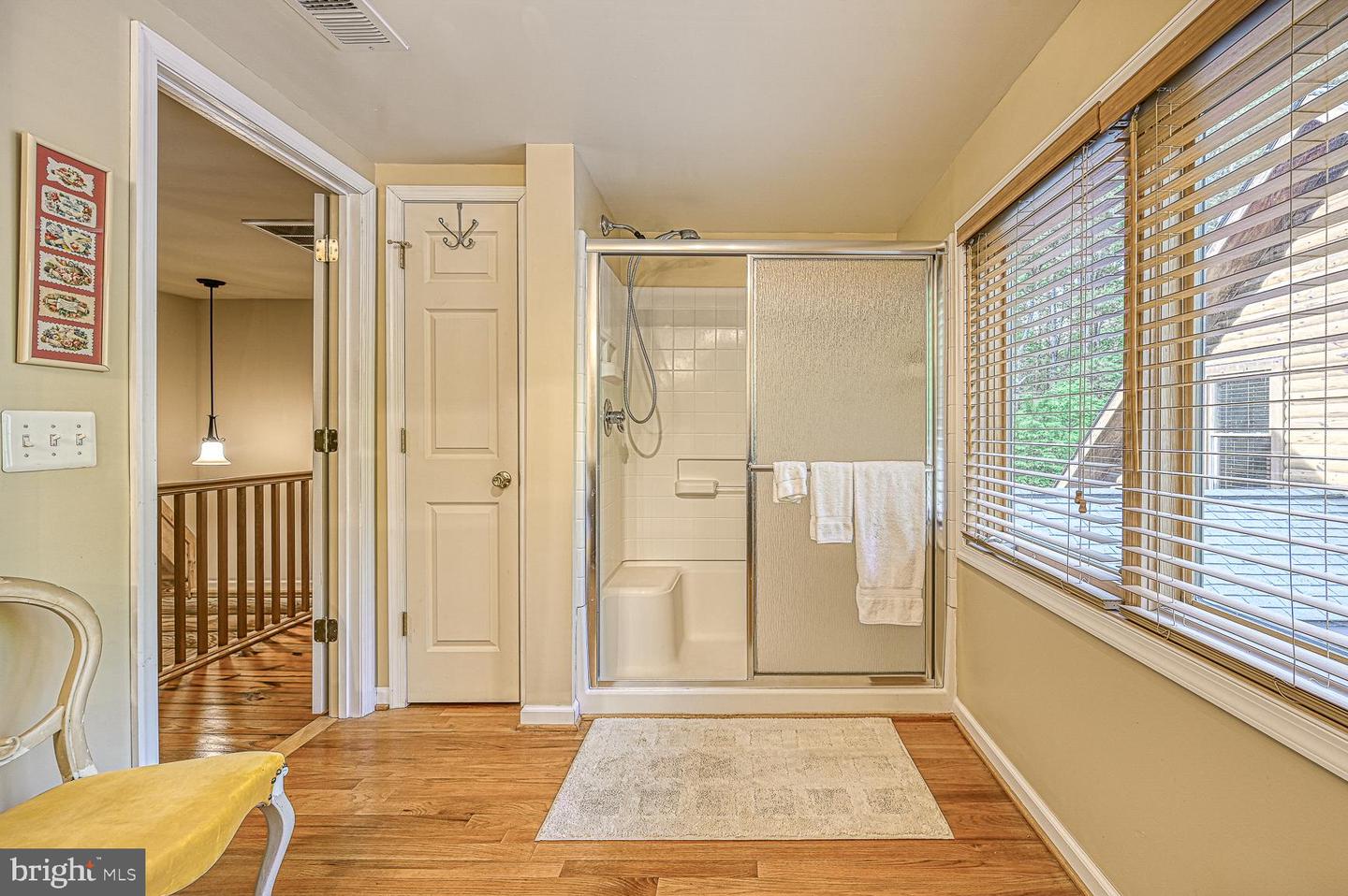 123 Shorewood Dr