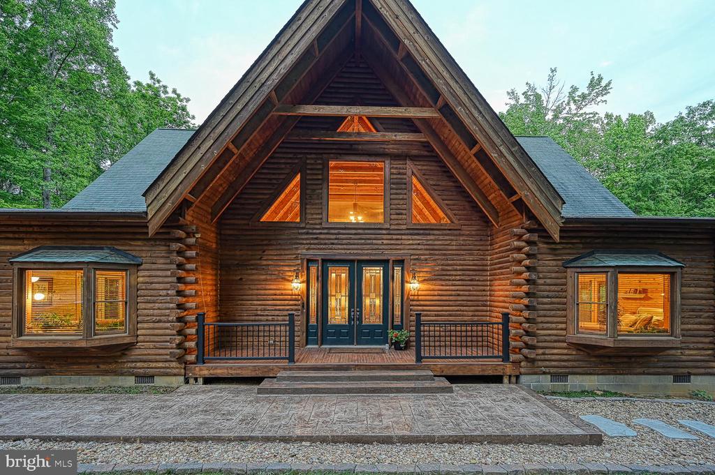 123 Shorewood Dr