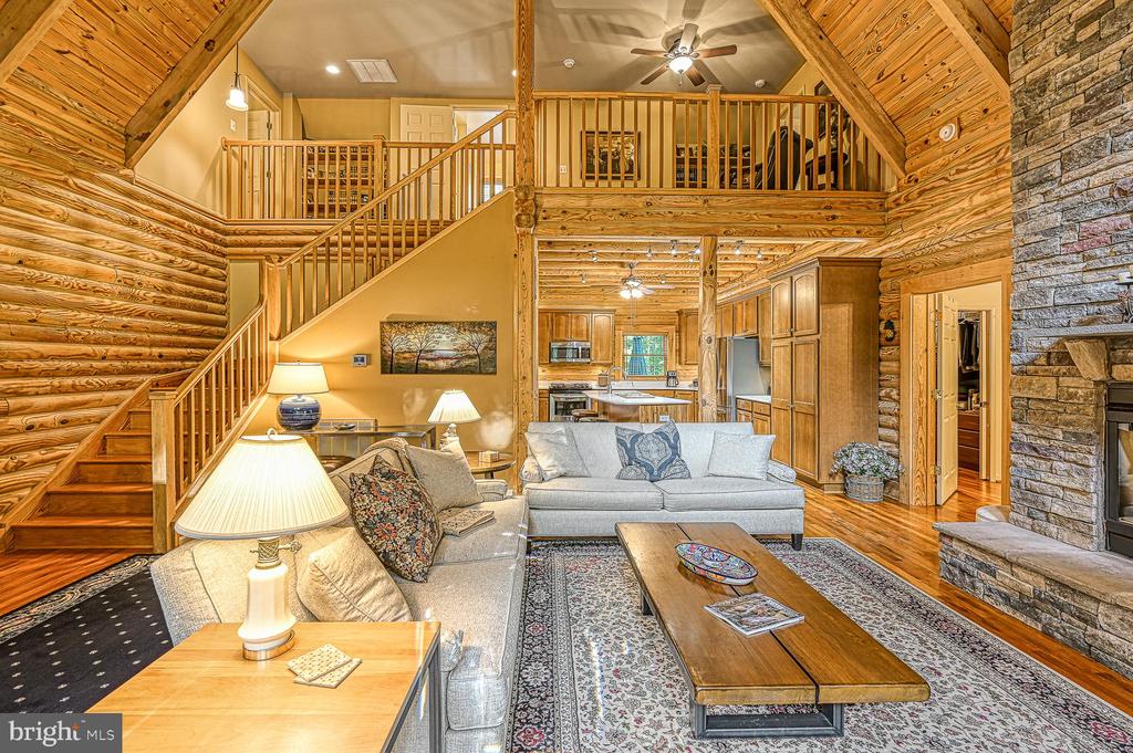 123 Shorewood Dr