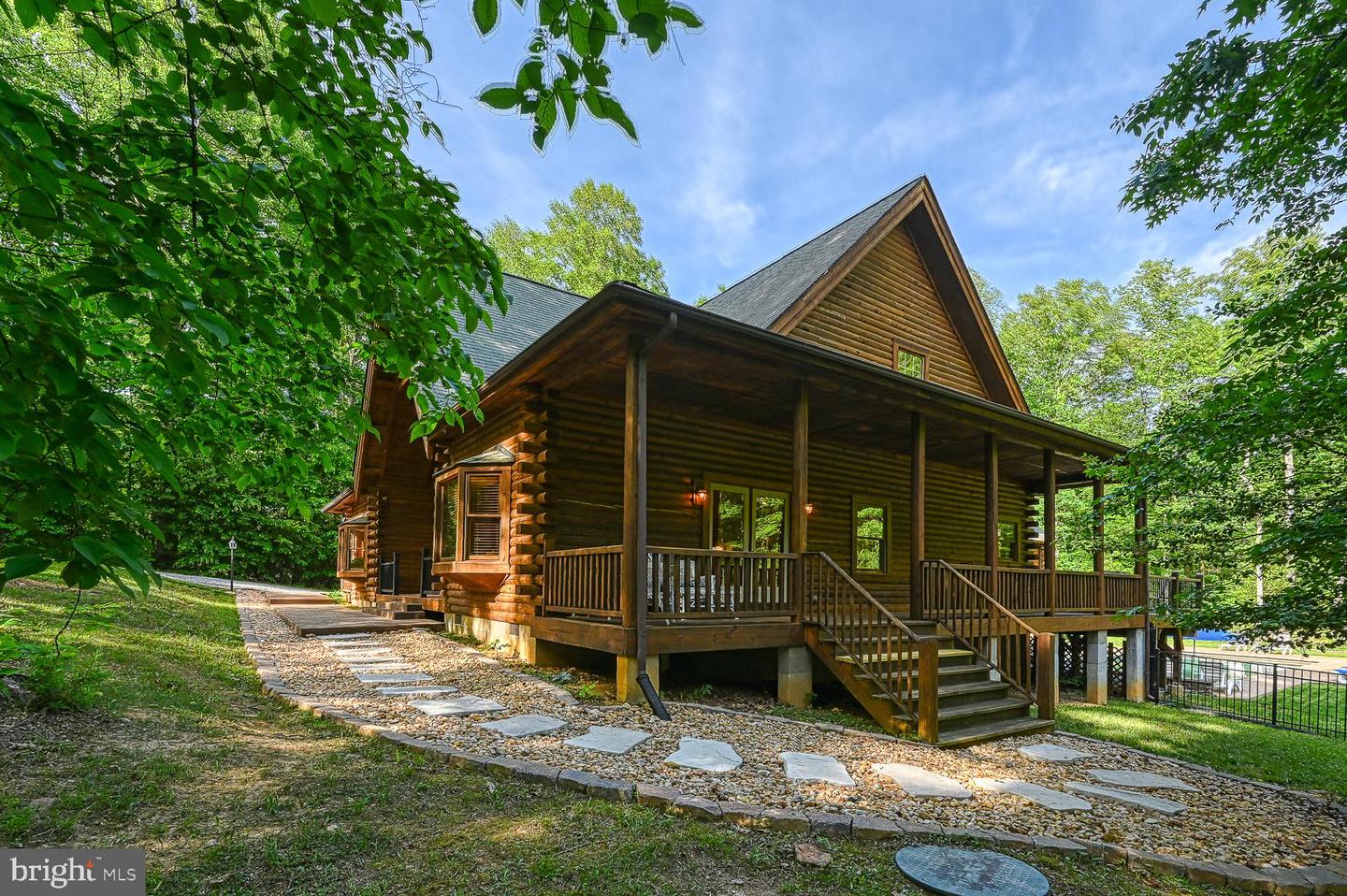 123 Shorewood Dr