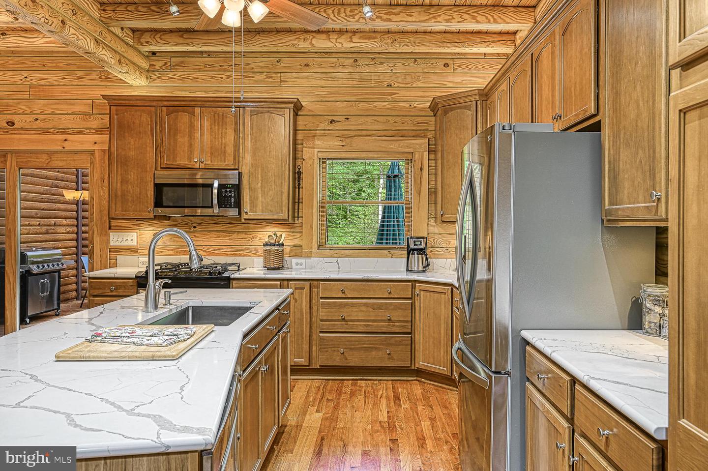 123 Shorewood Dr