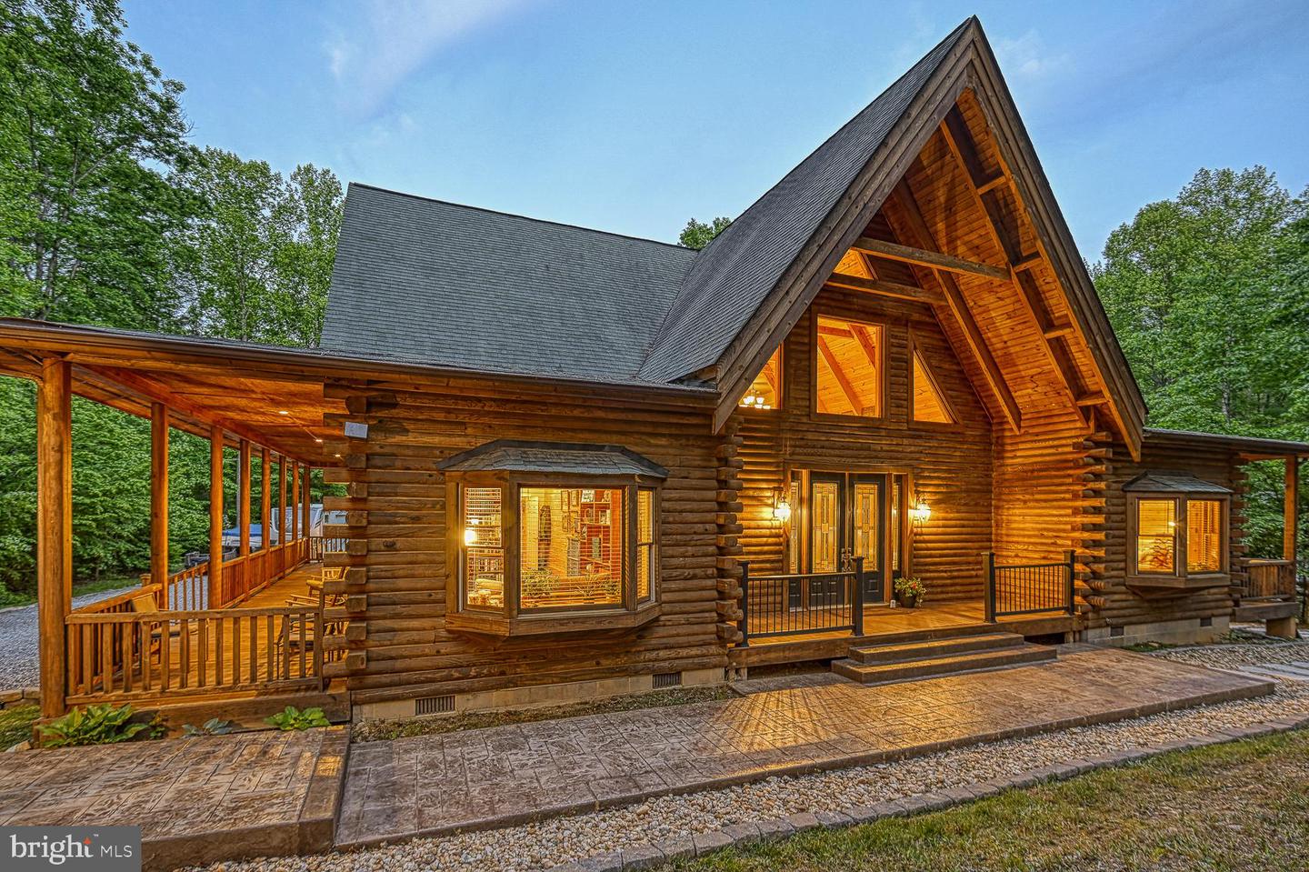 123 Shorewood Dr
