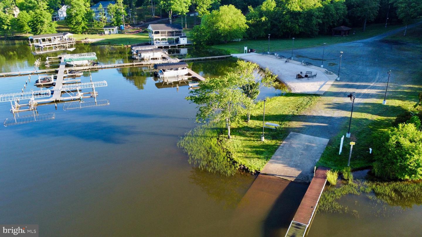 123 Shorewood Dr