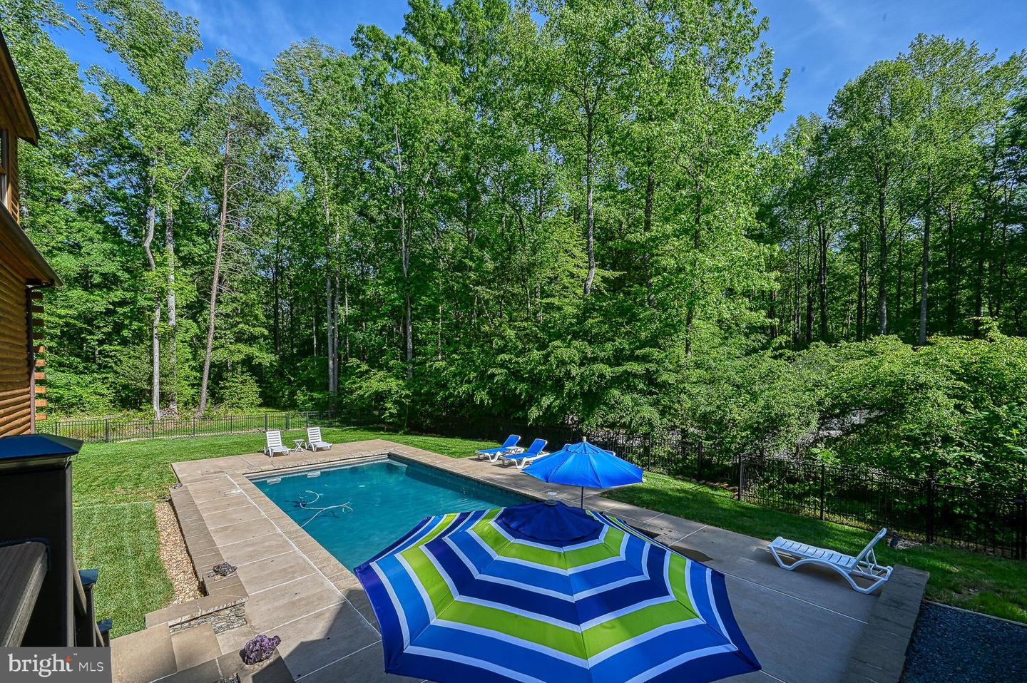 123 Shorewood Dr