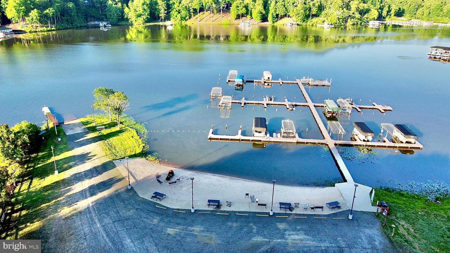 123 Shorewood Dr