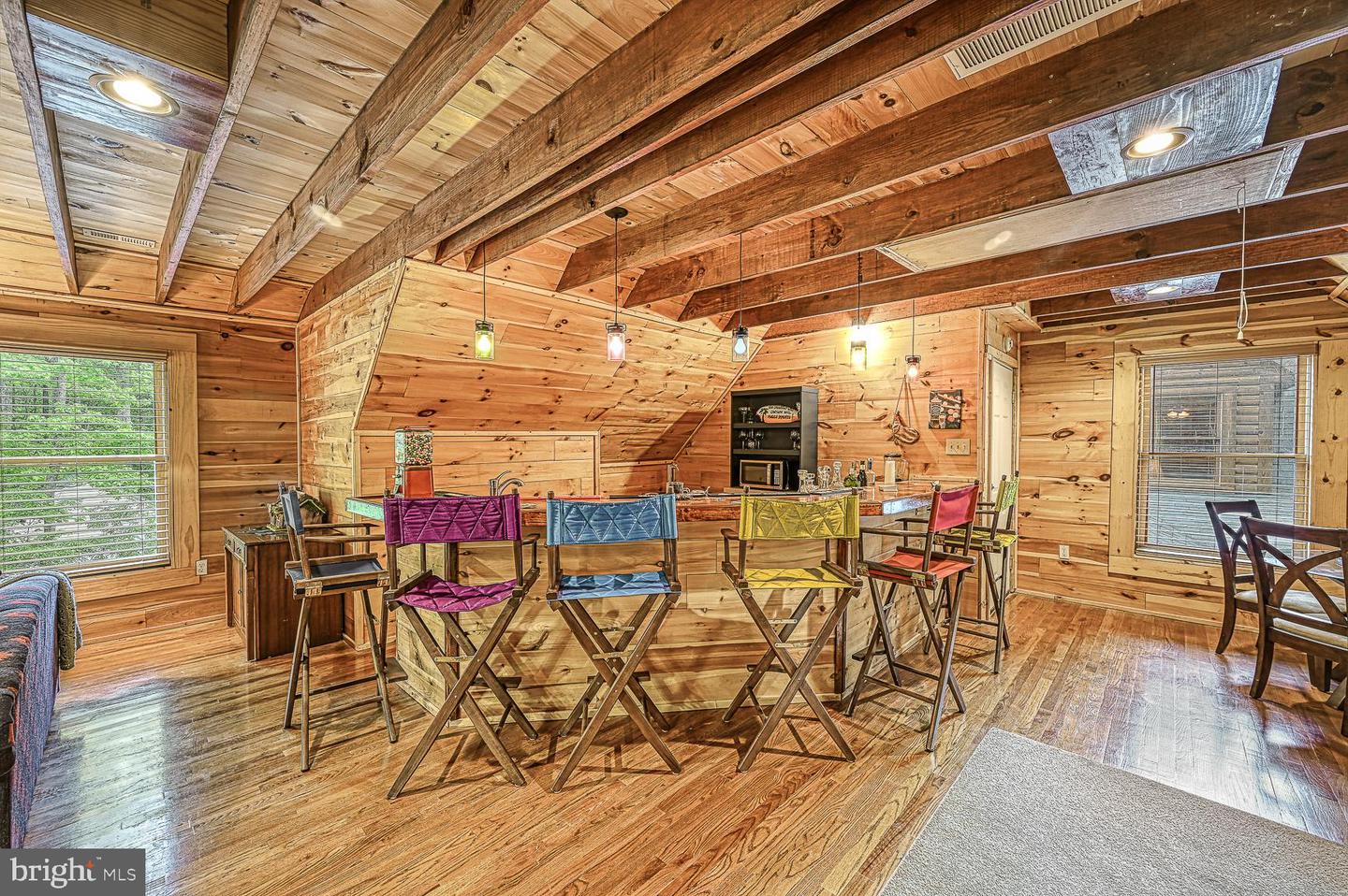 123 Shorewood Dr