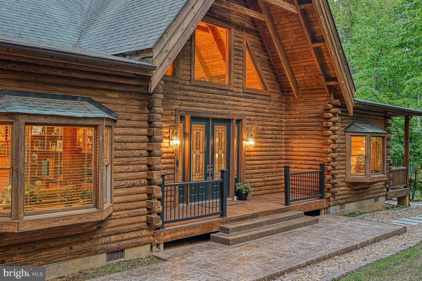 123 Shorewood Dr