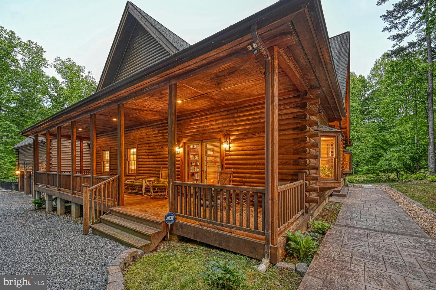123 Shorewood Dr