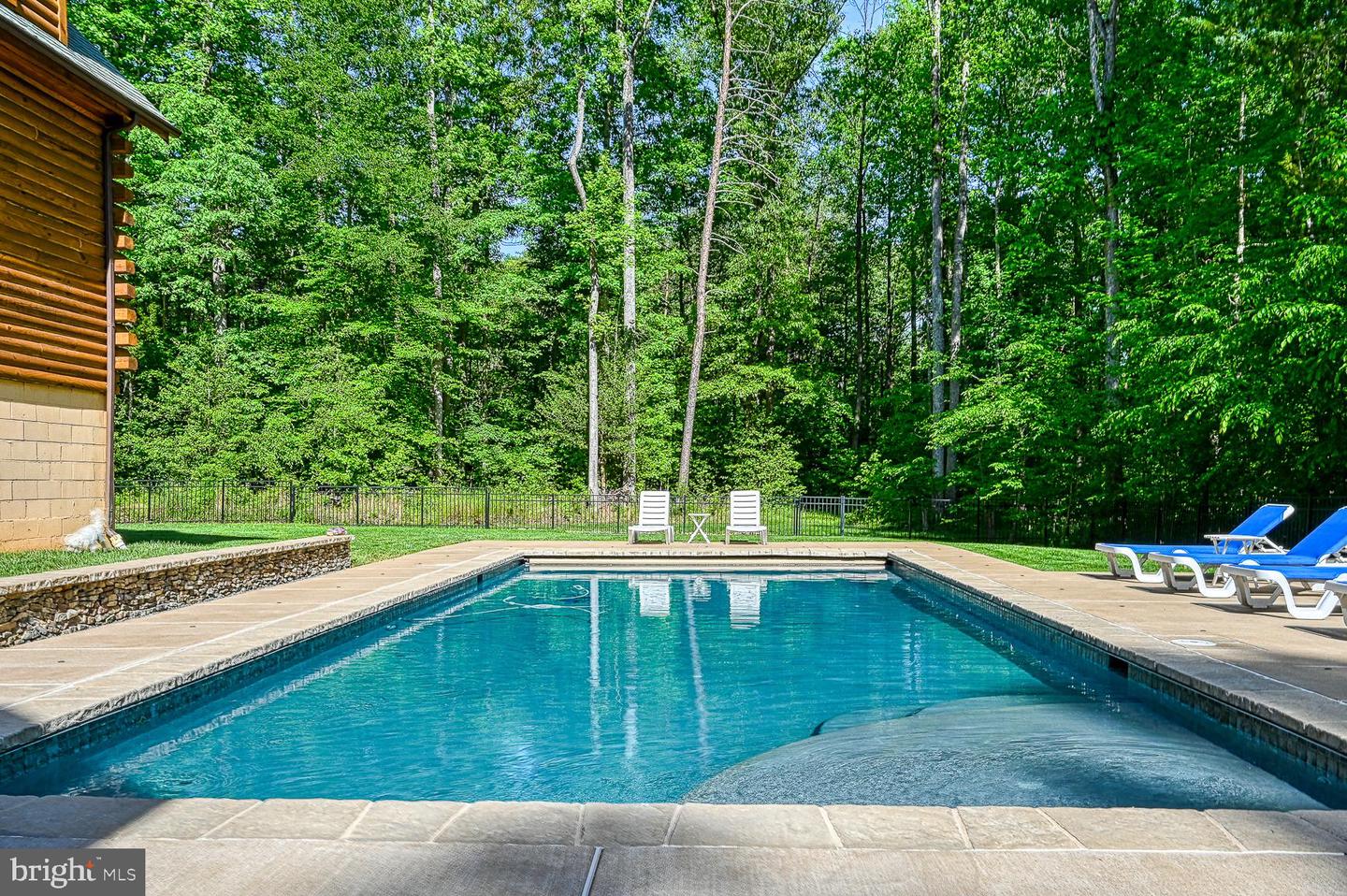 123 Shorewood Dr