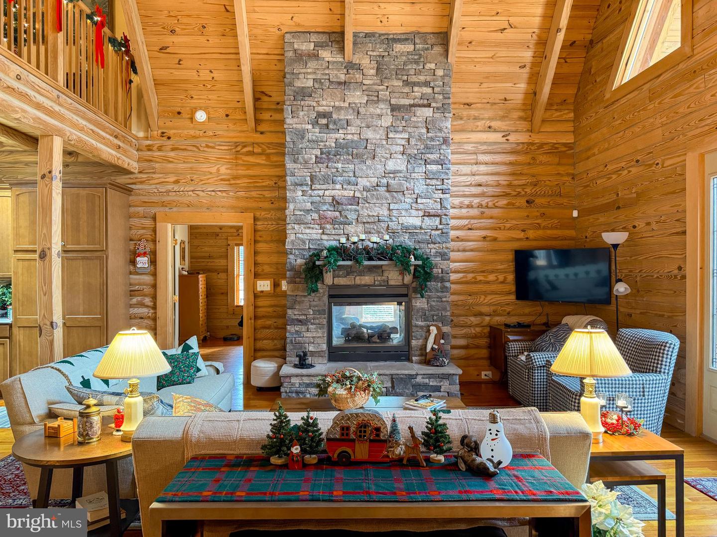 123 Shorewood Dr