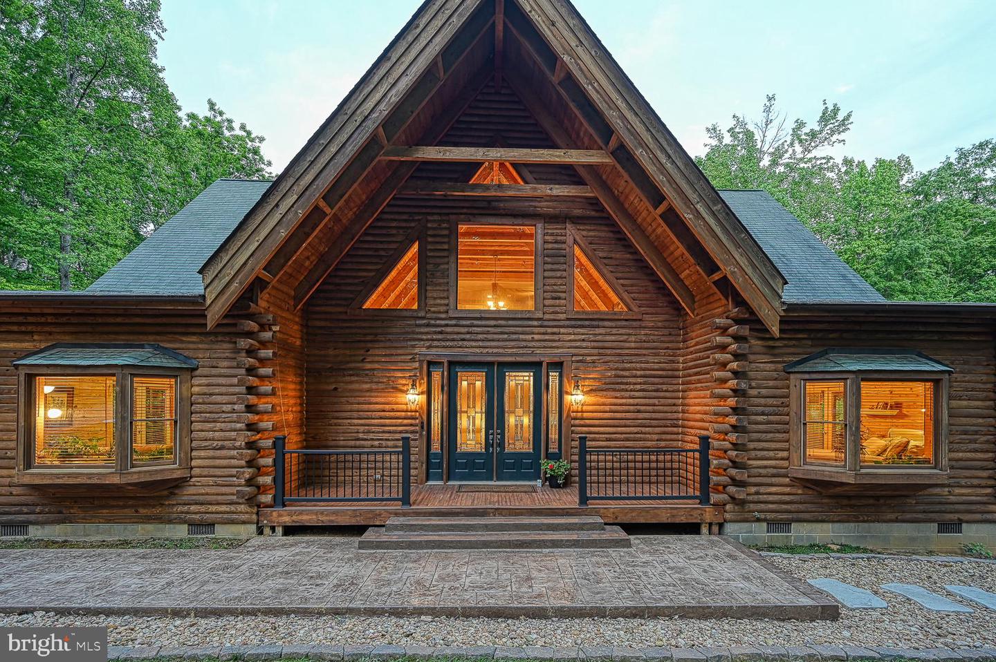 123 Shorewood Dr