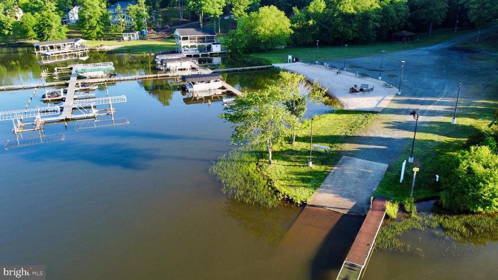 123 Shorewood Dr