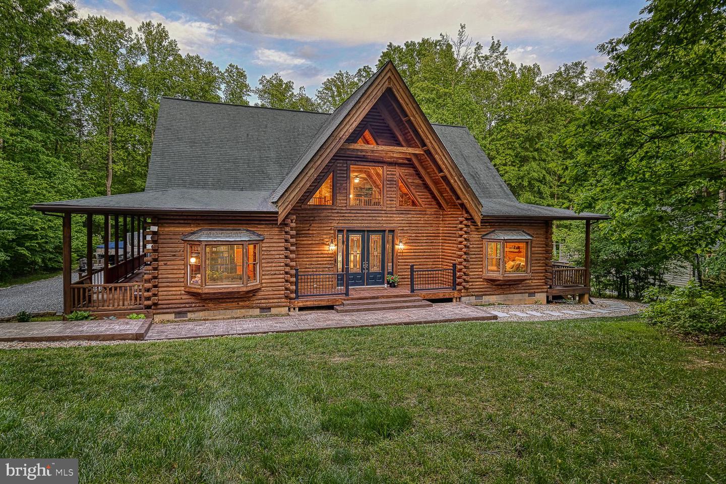 123 Shorewood Dr